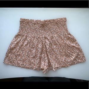 High wasted flowy floral shorts